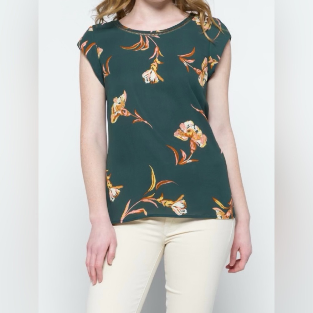 Les Serein - Tara Lattice Trim Blouse - Picture 4 of 5